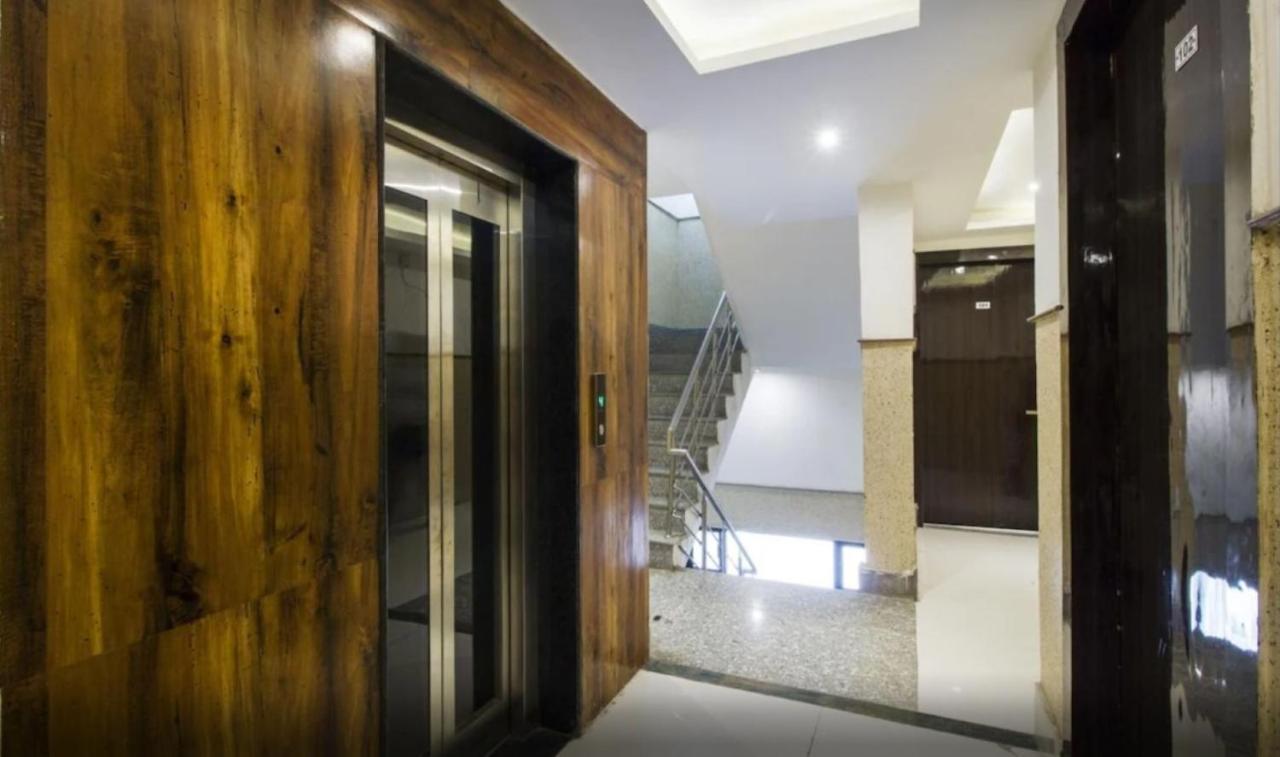 Hotel Iconic Near Delhi Igi International Airport Нью-Дели Экстерьер фото