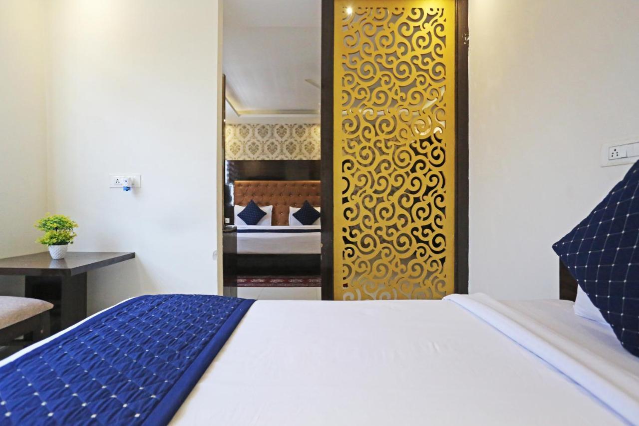 Hotel Iconic Near Delhi Igi International Airport Нью-Дели Экстерьер фото