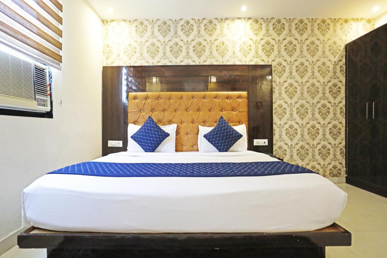 Hotel Iconic Near Delhi Igi International Airport Нью-Дели Экстерьер фото