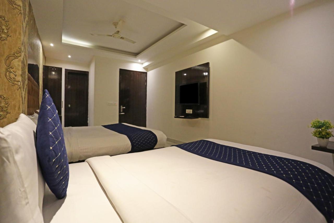 Hotel Iconic Near Delhi Igi International Airport Нью-Дели Экстерьер фото