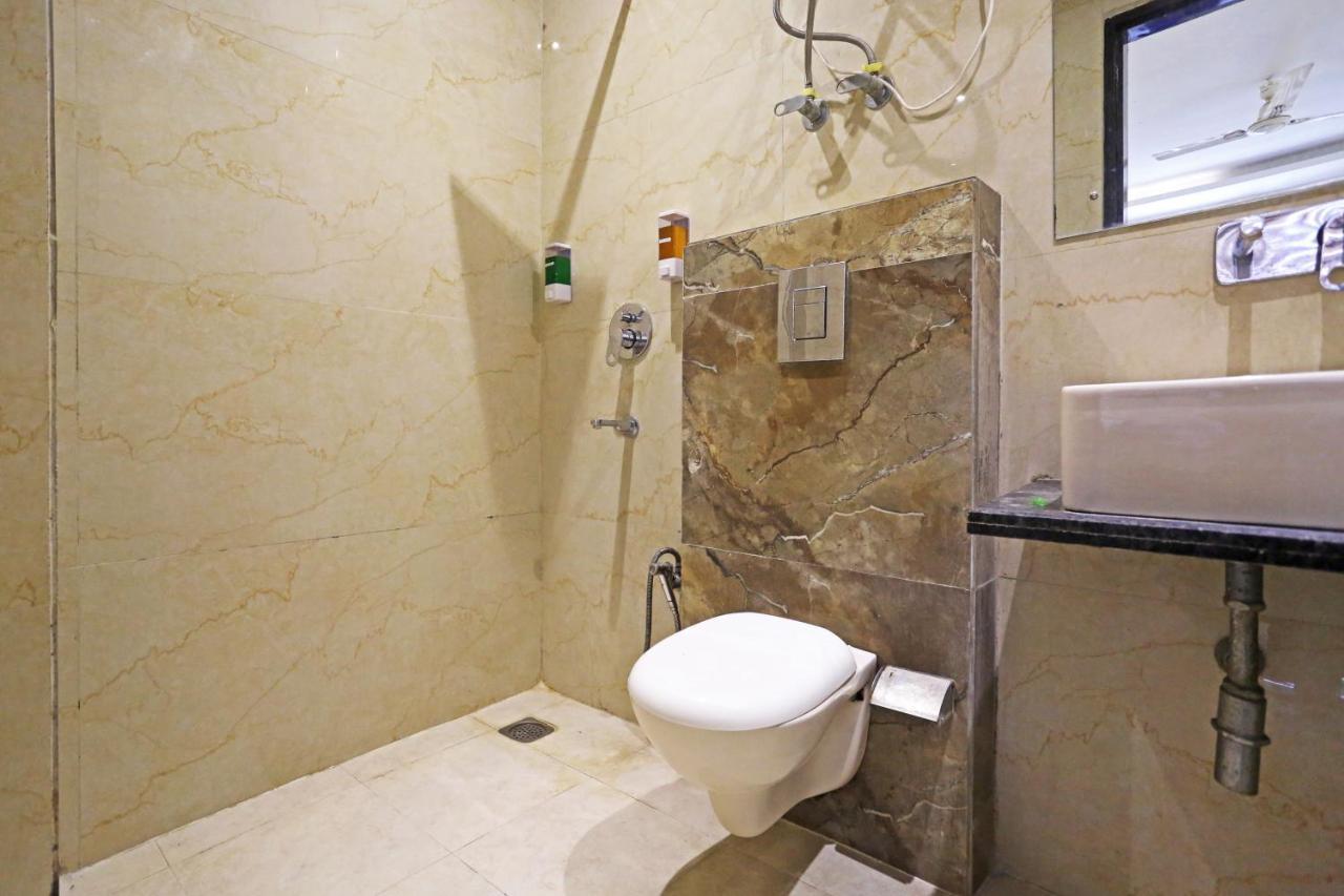 Hotel Iconic Near Delhi Igi International Airport Нью-Дели Экстерьер фото