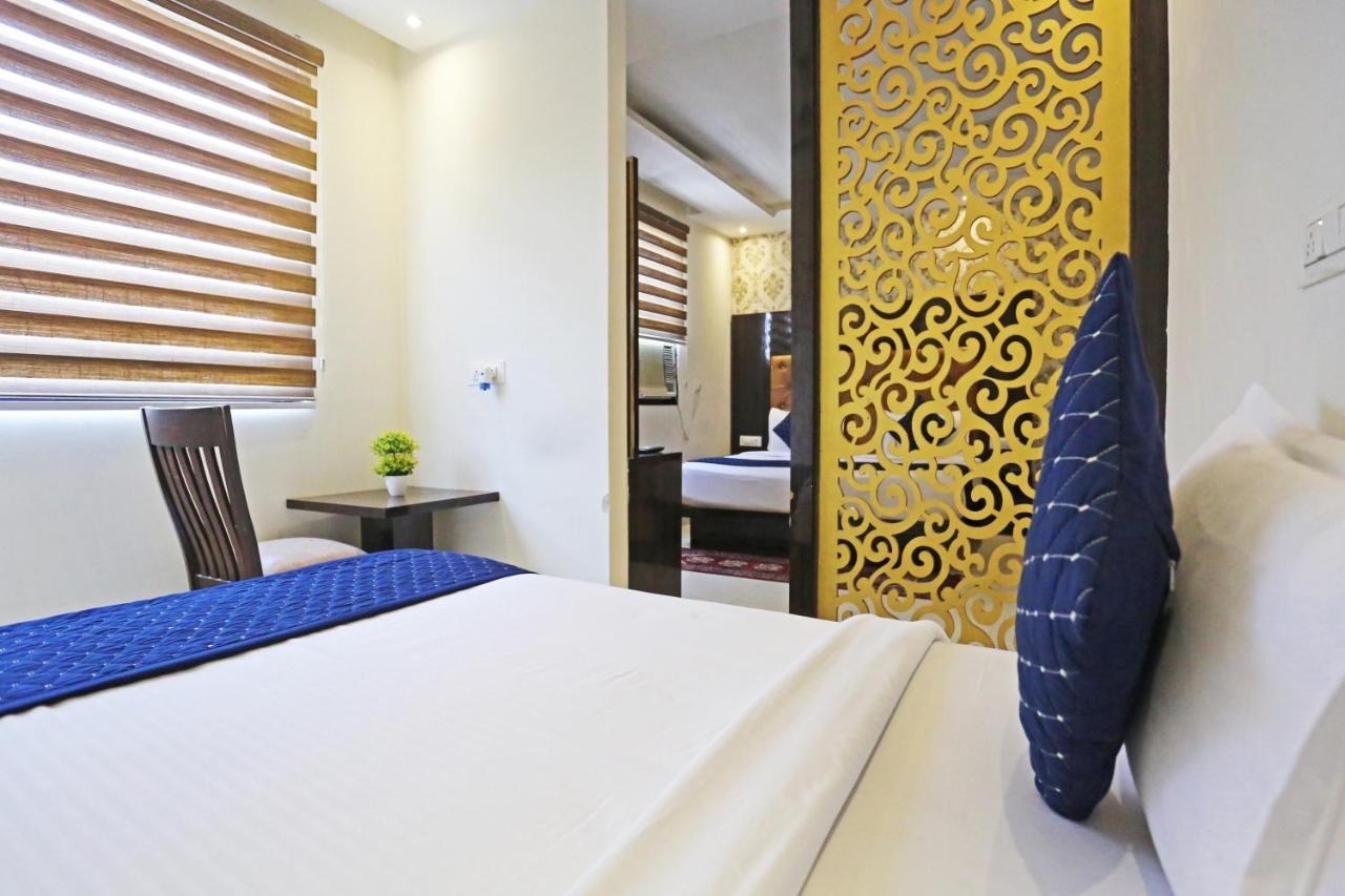 Hotel Iconic Near Delhi Igi International Airport Нью-Дели Экстерьер фото