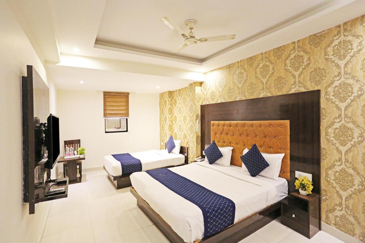 Hotel Iconic Near Delhi Igi International Airport Нью-Дели Экстерьер фото