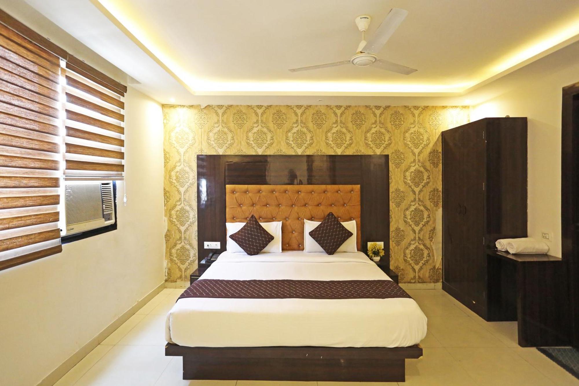 Hotel Iconic Near Delhi Igi International Airport Нью-Дели Экстерьер фото