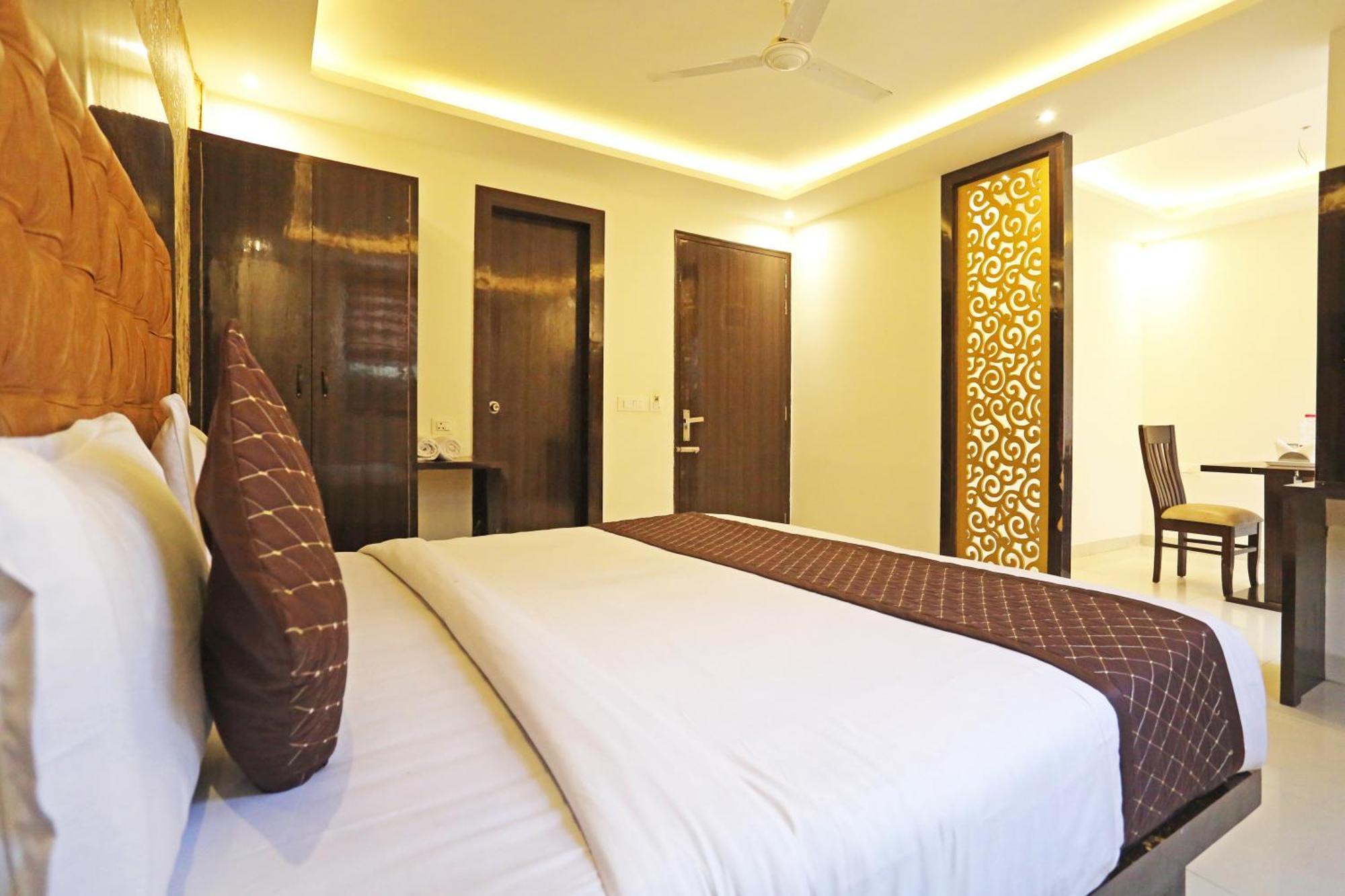 Hotel Iconic Near Delhi Igi International Airport Нью-Дели Экстерьер фото
